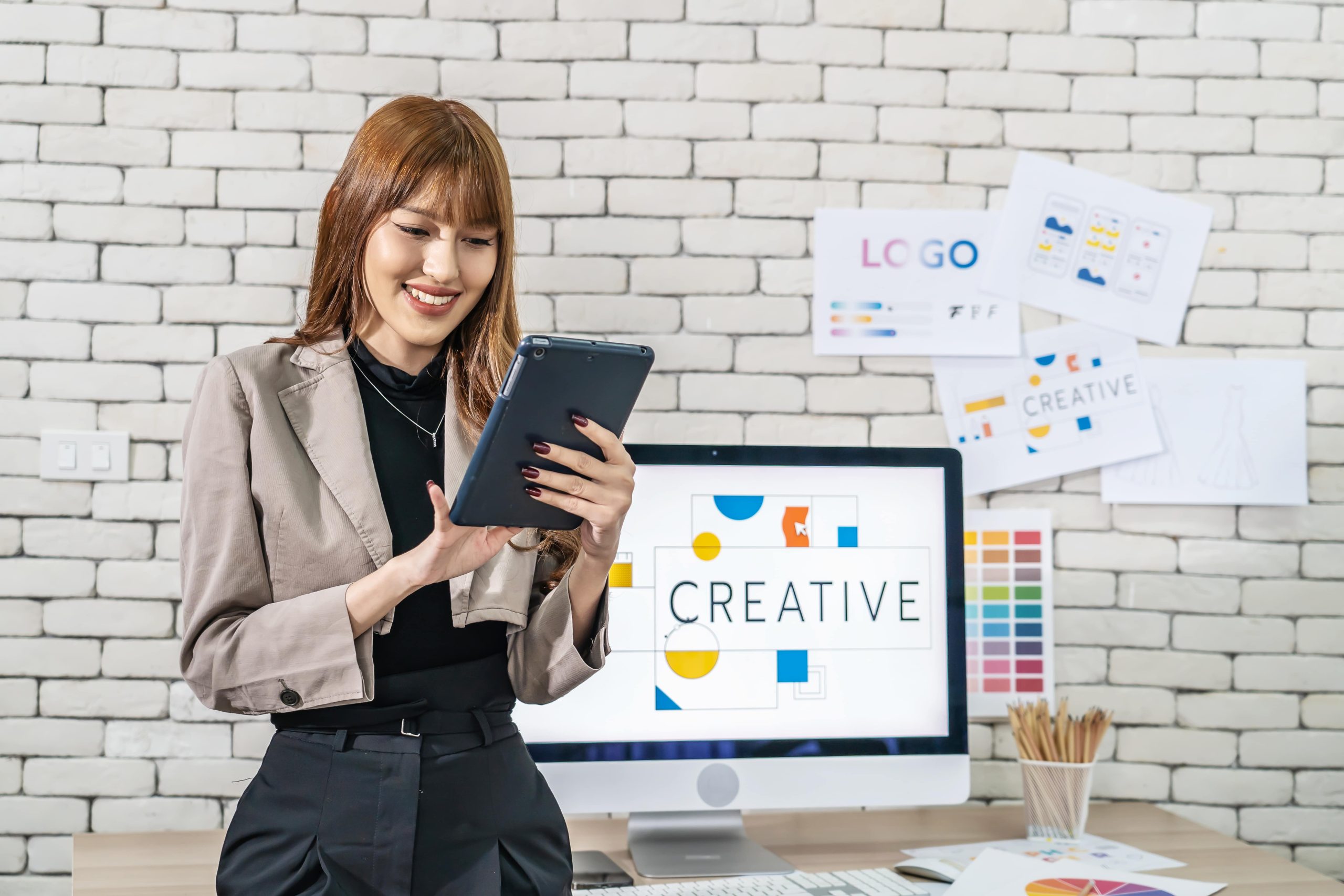 How to create a cohesive brand identity online (2025 complete guide).